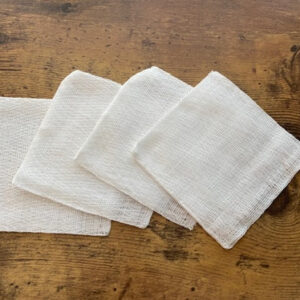DeRoyal GS4X412PLY White Cotton BMS15-5H Class A Spec 4" x 4" 12-Ply Cheesecloth Gauze Sponge - 200 Sponge/Bag